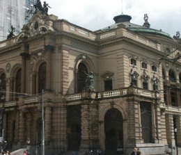 Munizipaltheater São Paulo.Eröffnungssitzung des.Kolloquiums Interkultureller Studien 2004
