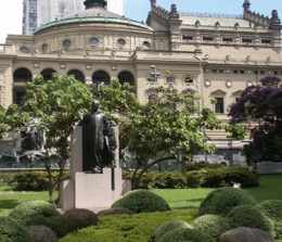 Anhangabaú-Park.Eröffnungssitzung des.Kolloquiums Interkultureller Studien 2004