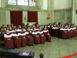 Sängerknaben von Petrópolis und Mädchenchor in der Kathedrale. Kolloquium Interkultureller Studien 2004.